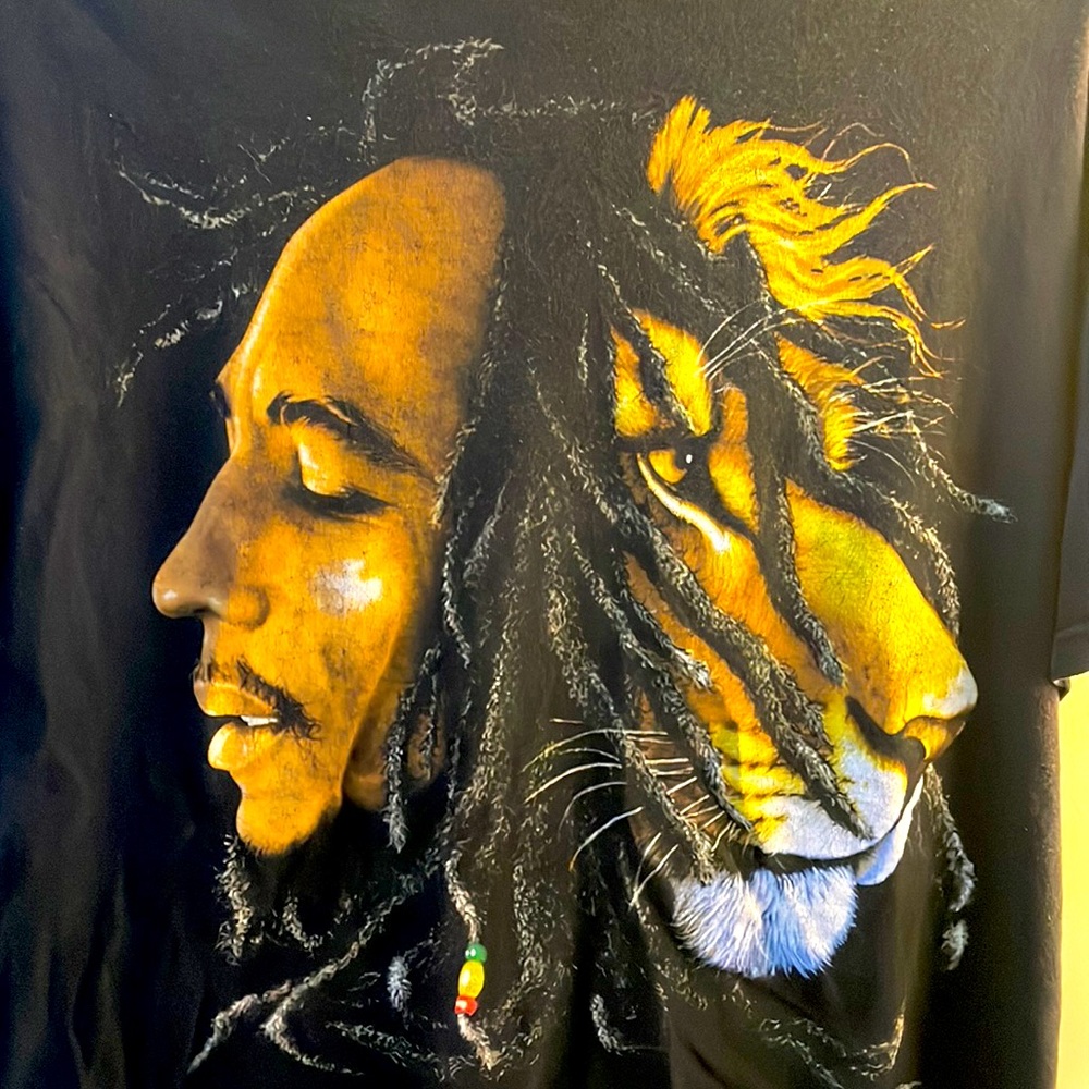 Fierce Bob Marley Lion graphic tee M